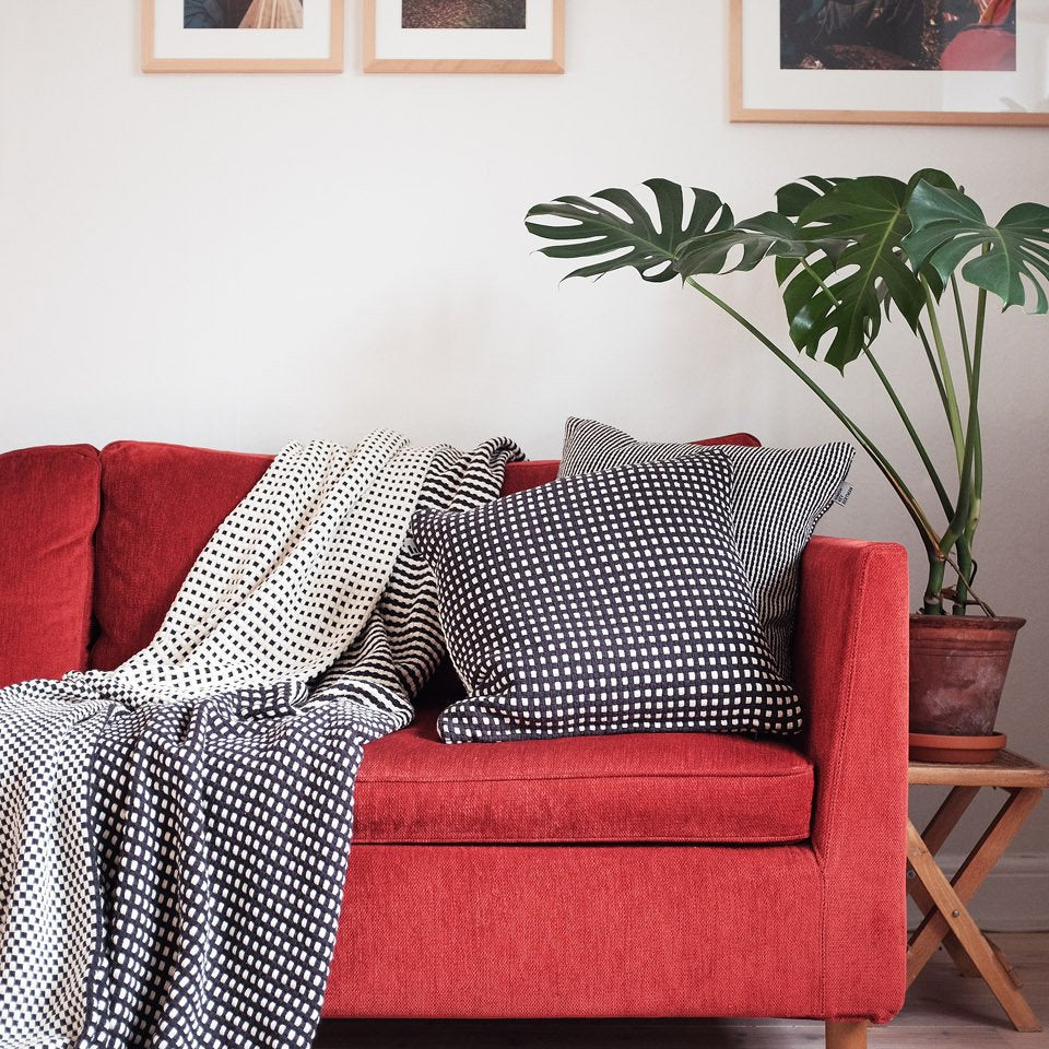 STRIPES & DOTS – THROW-3