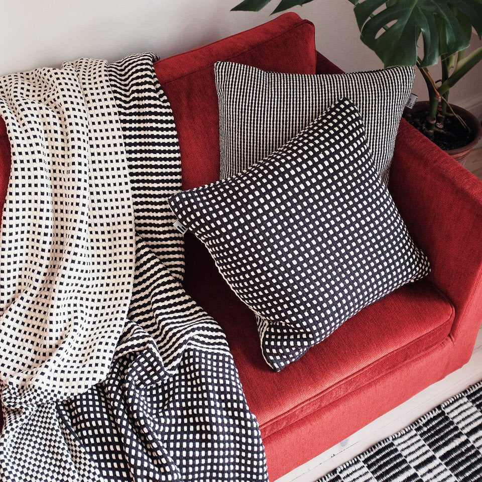 STRIPES & DOTS – THROW-4